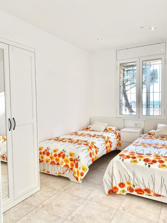 Appartement Devant La Plage Roses Exterior photo